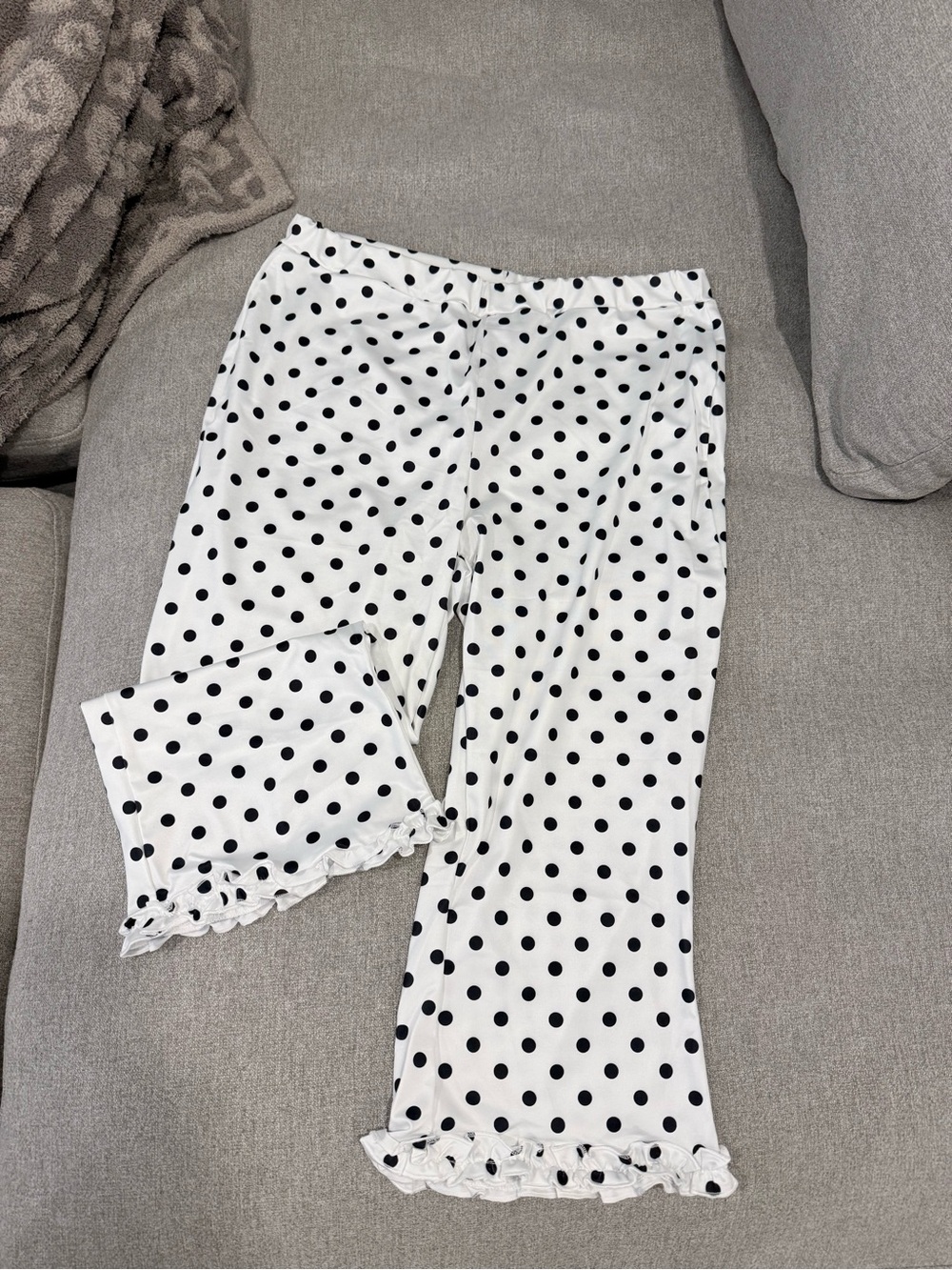 Women's White Polka Dot Capris with Ruffle Hem